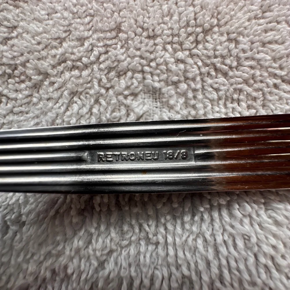 RARE Hard To Find Retroneu RTR37 18/8 Stainless Ridges Cross Hatch Dinner Spoons